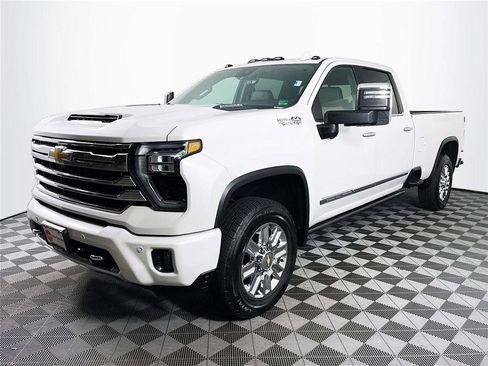 Certified 2024 Chevrolet Silverado 3500 High Country w/ Technology Package image 3