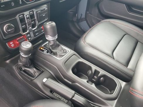 Used 2024 Jeep Wrangler Unlimited Rubicon w/ Safety Group AWD/4WD image 28
