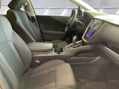 Used 2020 Subaru Outback Premium image 7