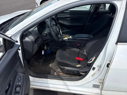 Used 2024 Nissan Sentra S FWD image 4