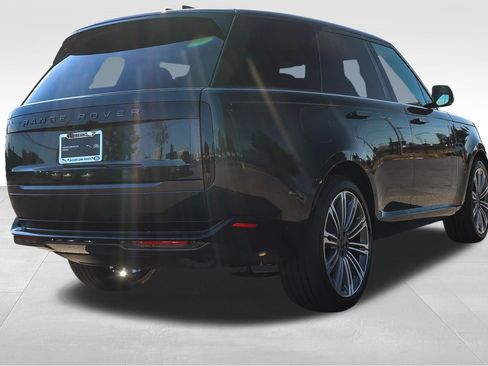 New 2026 Land Rover Range Rover SE image 5