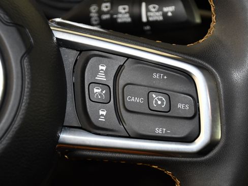 Used 2024 Jeep Wrangler Unlimited Sahara AWD/4WD image 21