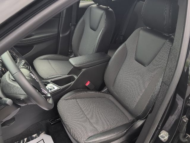 Used 2022 Buick Encore GX Preferred w/ Cold Weather Comfort Package FWD image 14
