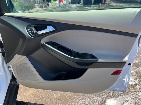 Used 2016 Ford Focus SE FWD image 17