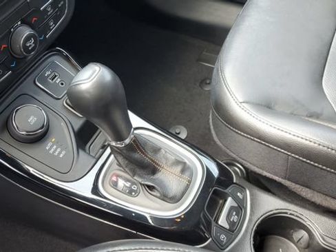 Used 2020 Jeep Compass Limited AWD/4WD image 15