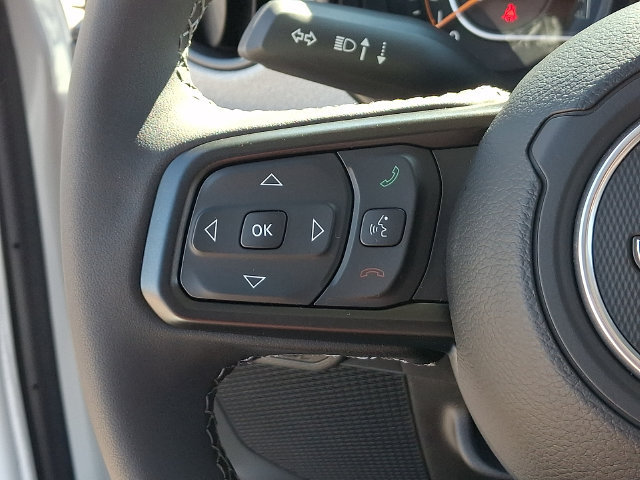 Used 2025 Jeep Gladiator Sport AWD/4WD image 7