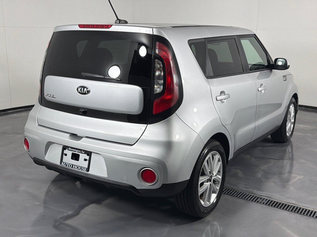 Used 2018 Kia Soul + FWD image 5