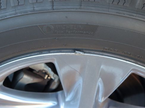 Used 2014 Toyota Highlander Limited image 27