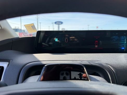 Used 2025 Ford Expedition Active image 29