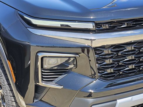 New 2027 Chevrolet Traverse Z71 w/ Driver Confidence Package AWD/4WD image 9
