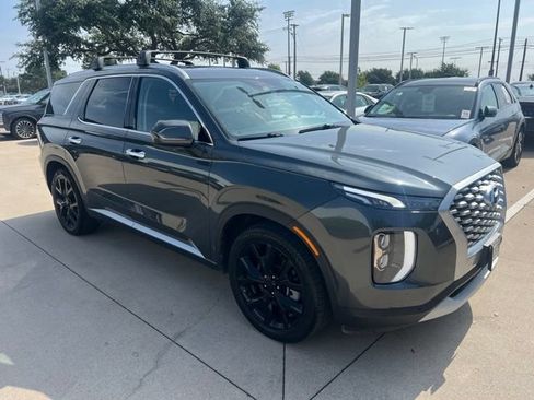 Used 2022 Hyundai Palisade SEL w/ Premium Package FWD image 2