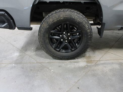 Used 2020 Chevrolet Silverado 1500 LT Trail Boss AWD/4WD image 37