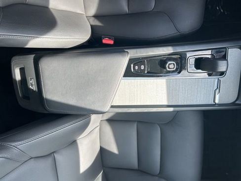 Certified 2025 Volvo XC60 B5 Plus AWD/4WD image 26