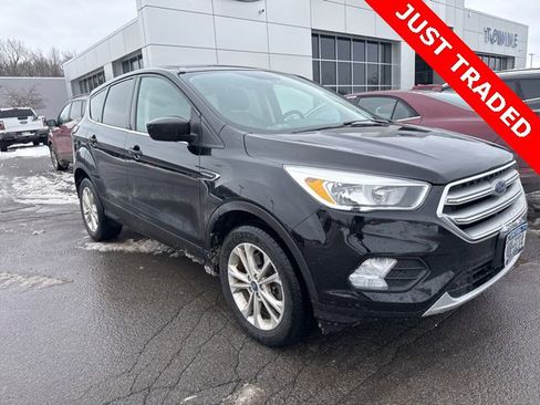 Used 2017 Ford Escape SE w/ SE Cold Weather Package image 2