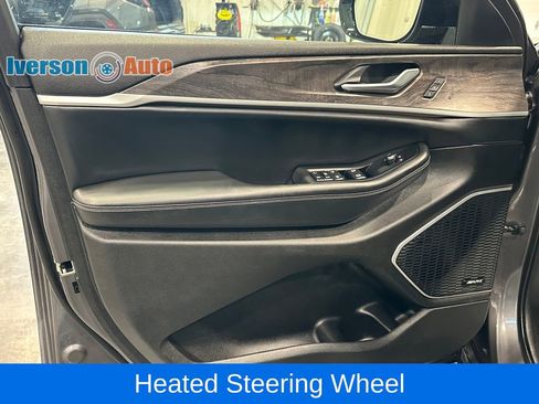 Used 2023 Jeep Grand Cherokee L Limited w/ Luxury Tech Group II AWD/4WD image 14