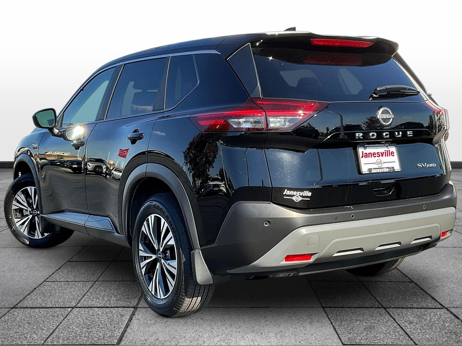 Used 2023 Nissan Rogue SV AWD/4WD image 5