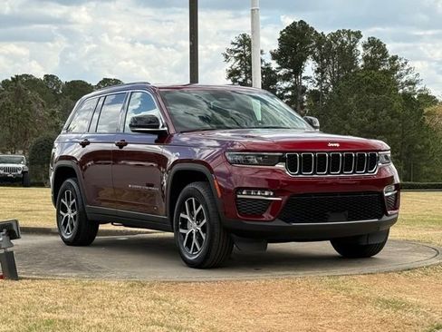 Used 2024 Jeep Grand Cherokee Limited image 1
