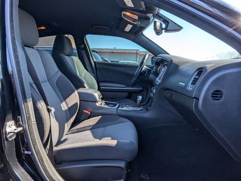 Used 2019 Dodge Charger SXT AWD/4WD image 15