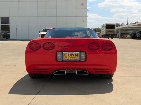 Used 1999 Chevrolet Corvette Coupe w/ Memory Pkg image 4