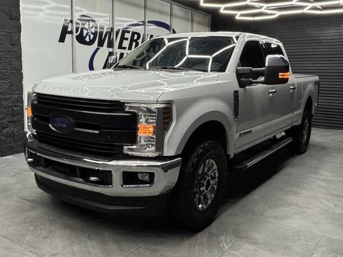 Used 2018 Ford F250 Lariat w/ Chrome Package AWD/4WD image 2