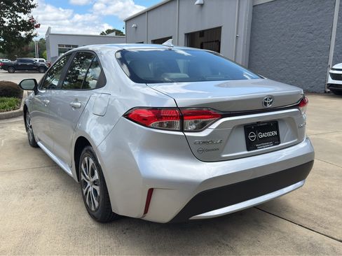 Used 2021 Toyota Corolla LE FWD image 5