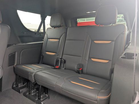 Used 2023 GMC Yukon XL AT4 w/ AT4 Premium Plus Package AWD/4WD image 33