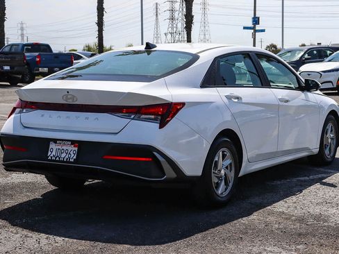 Used 2024 Hyundai Elantra SE FWD image 6