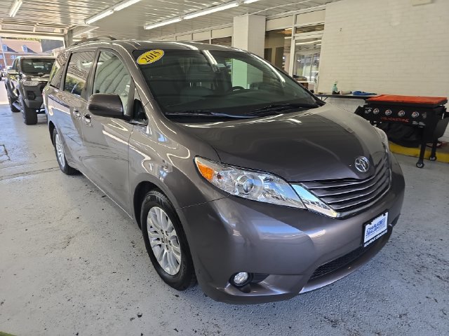 Used 2015 Toyota Sienna XLE Premium FWD image 7