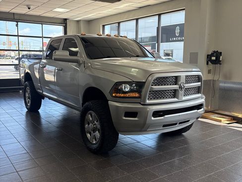 Used 2018 RAM 2500 Tradesman w/ Chrome Appearance Group AWD/4WD image 2