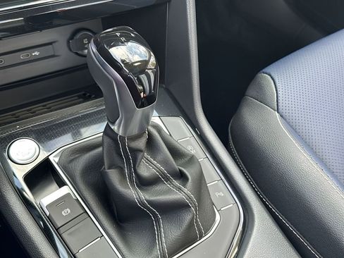 New 2026 Volkswagen Taos SEL image 20