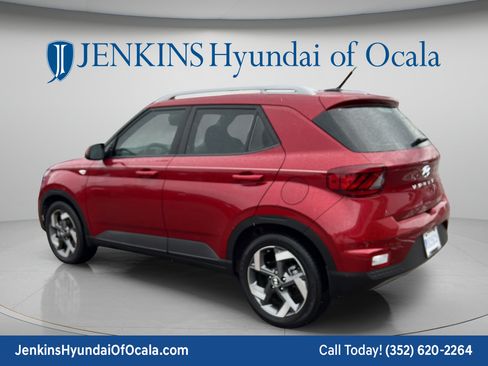 Certified 2025 Hyundai Venue Limited FWD image 5