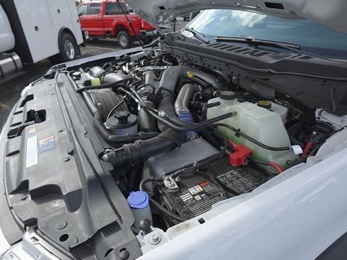 New 2025 Ford F550 4x4 Supercab Super Duty image 29