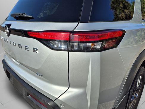 Certified 2022 Nissan Pathfinder SV FWD image 35