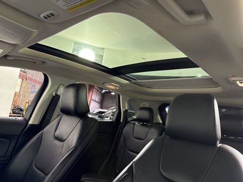 Used 2022 Ford Edge Titanium w/ Class II Trailer Tow Package image 35