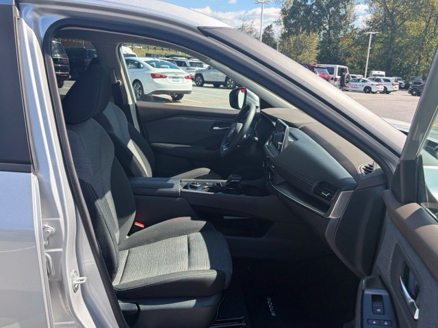 Used 2023 Nissan Rogue SV AWD/4WD image 28