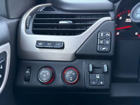 Used 2015 GMC Yukon XL Denali w/ Premium Package image 30