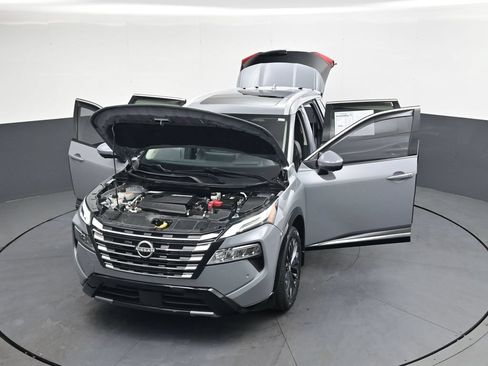 Certified 2024 Nissan Rogue Platinum w/ Platinum Premium Package AWD/4WD image 51