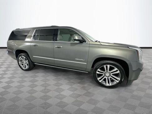 Used 2018 GMC Yukon XL Denali w/ Denali Ultimate Package AWD/4WD image 8