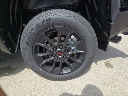 New 2026 Toyota Tundra Limited AWD/4WD image 33