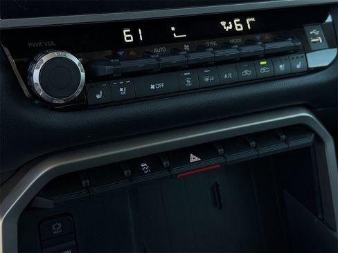 Used 2022 Toyota Tundra Limited image 20