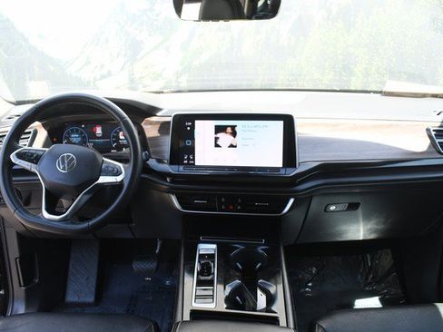 Used 2024 Volkswagen Atlas SEL AWD/4WD image 18