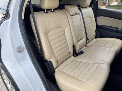 Used 2015 Ford Edge SEL w/ Equipment Group 201A FWD image 19