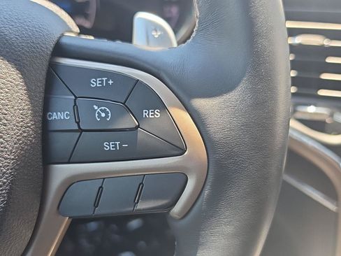 Used 2016 Jeep Grand Cherokee Limited AWD/4WD image 17