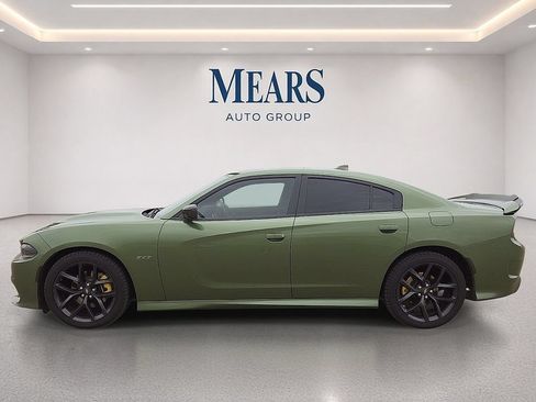Used 2023 Dodge Charger R/T RWD image 2
