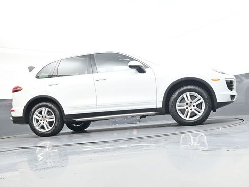 Used 2017 Porsche Cayenne Platinum Edition AWD/4WD image 27