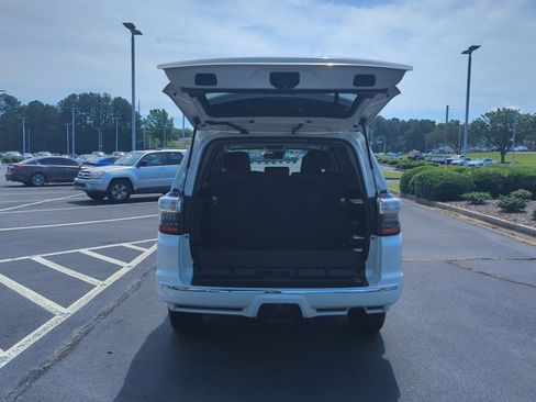 Used 2023 Toyota 4Runner Limited AWD/4WD image 6