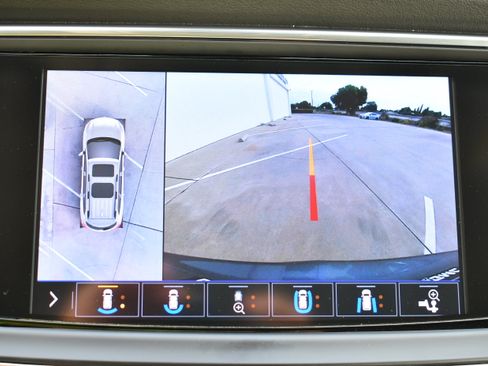 Used 2021 Buick Enclave Avenir w/ Avenir Technology Package AWD/4WD image 9