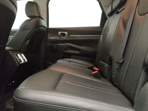 Used 2022 Kia Sorento S FWD image 19