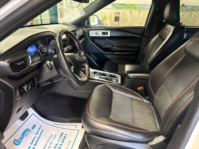 Used 2023 Ford Explorer ST-Line w/ Class IV Trailer Tow Package AWD/4WD image 11