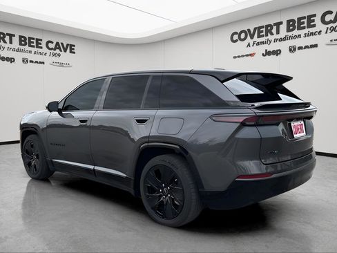 Used 2024 Jeep Wagoneer Launch Edition image 6